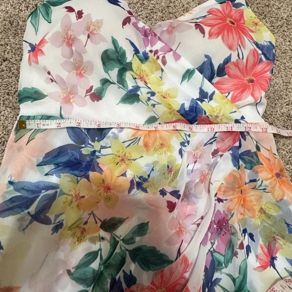 GUESS Floral Wrap Dress Size 8– Chiffon, Sleeveless EUC - Picture 10 of 11